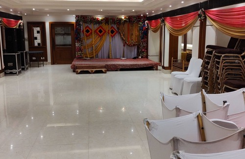Jhansi Hotel | Hotel Samrat