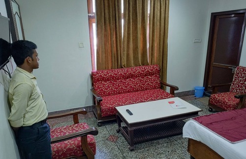 Jhansi Hotel | Hotel Samrat