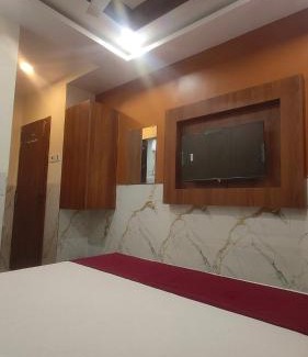 Goregaon West Hotel | Hotel Samrat Palace 2