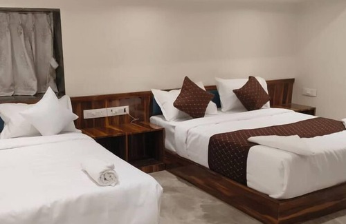 Azad Maidan Hotel | Hotel Sanjary International