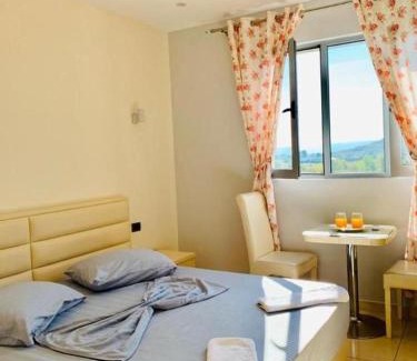 Sakës House | HOTEL SARDA