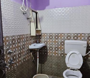 Robertsganj Hotel | Hotel Sarvapriya