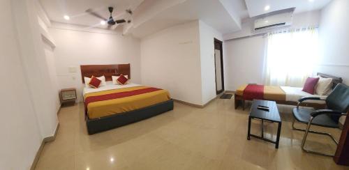 Vijayawada Hotel | HOTEL SASHI GRANd