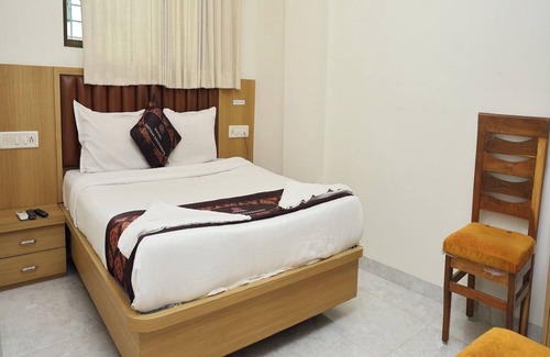 Belapur Hotel | Hotel Satyam Residency