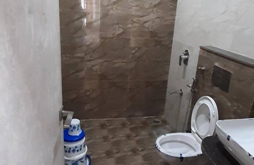 Abu Road Hotel | Hotel Savera Palace