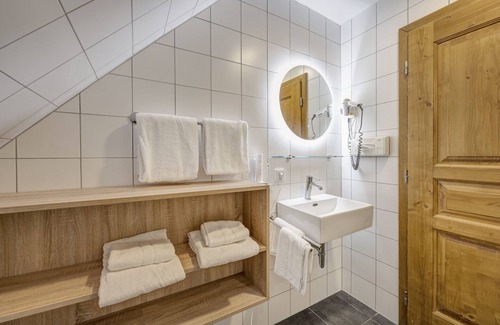 Obermenzing Hotel | Hotel Schleuse