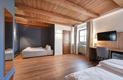 Obermenzing Hotel | Hotel Schleuse