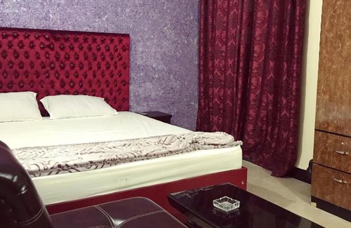 Karachi Hotel | Hotel Second Home