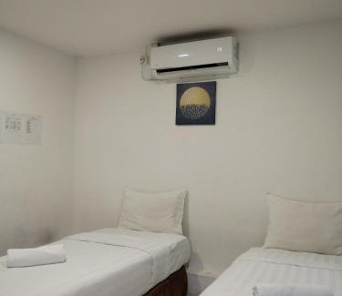 Victoria Hotel | Hotel Seroja