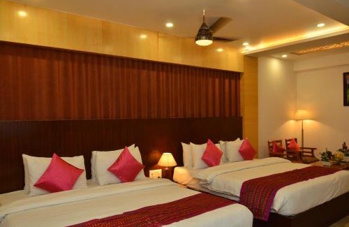 Sarnath House | Hotel SGT Plaza