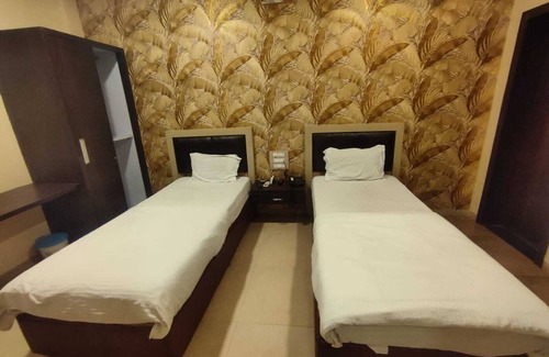 Ahmednagar Hotel | HOTEL SHADES OF ROYAL