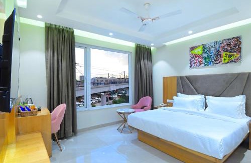 Paharganj Hotel | HOTEL SHANDON-2 Mins From Connaught Place