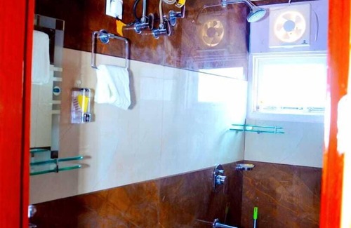 Shimla Bed & Breakfast | Hotel Shining Star