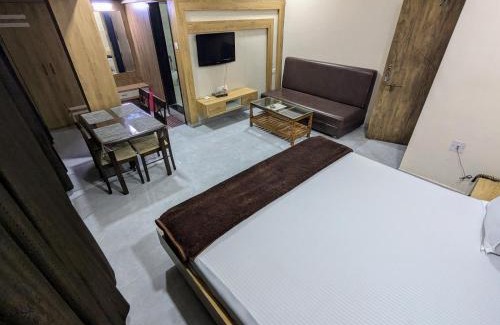 Bilaspur Hotel | Hotel Shivneri