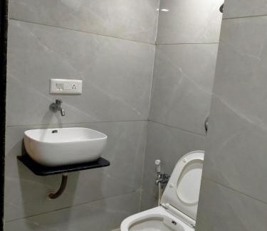 Ahmedabad Hotel | Hotel Shree Tapovan