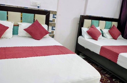 Ayodhya Hotel | Hotel Shri Hari Lodge Ram Nagari Ayodhya