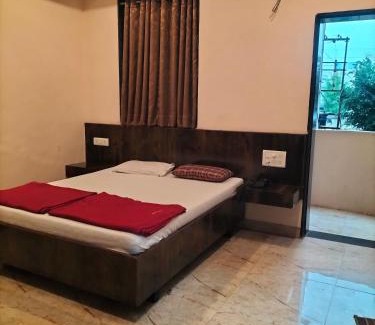 Shirdi Hotel | HOTEL SHRI PUSHPANJALI SHIRDI