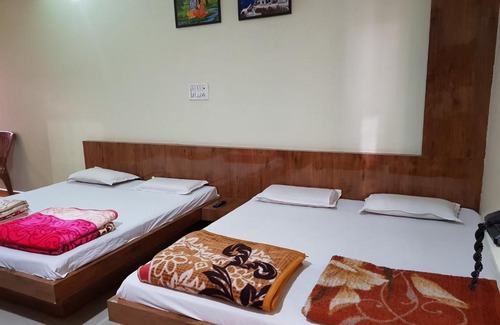 Omkareshwar Hotel | Hotel Shri Radhe Krishna