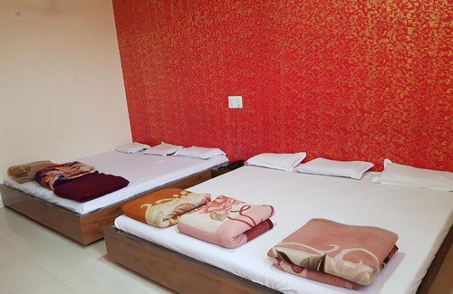 Omkareshwar Hotel | Hotel Shri Radhe Krishna
