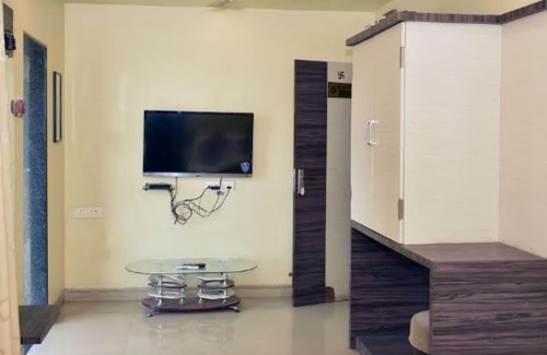 Wai Hotel | Hotel Shriniwas Executive, Wai