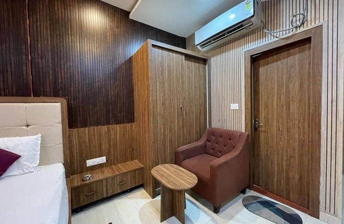 Sigra Hotel | Hotel Siddhant Palace