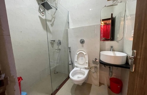 Sigra Hotel | Hotel Siddhant Palace
