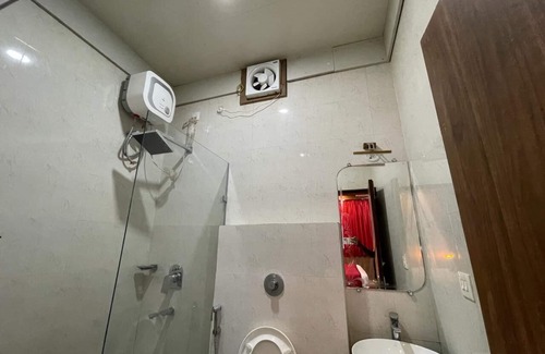 Sigra Hotel | Hotel Siddhant Palace