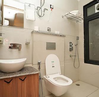 Delhi Hotel | Hotel Signature Golf Course Road