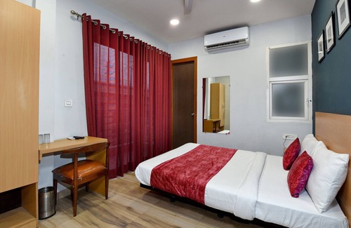 Pashim Vihar Hotel | Hotel Silver Saffron