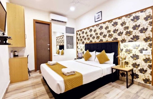Pashim Vihar Hotel | Hotel Silver Saffron Peeragarhi