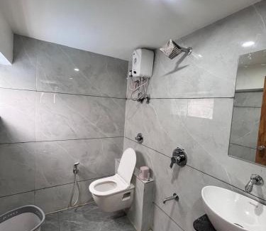 Navrangpura Hotel | Hotel Skyland