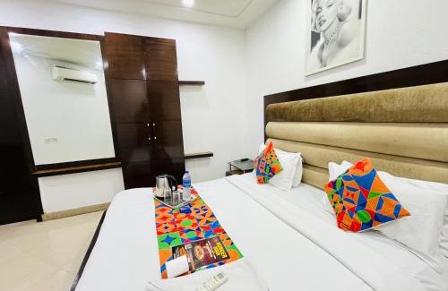 Chittaranjan Hotel | Hotel Smart - Malviya Nagar Above KFC