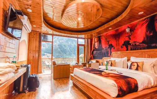 Manali Hotel | Hotel Smugglers Mountain View - central heated & air Cooled #Free Pick from Volvo Bus Stand