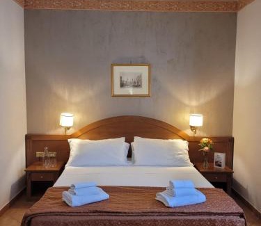 Grottaferrata Hotel | Hotel Squarciarelli