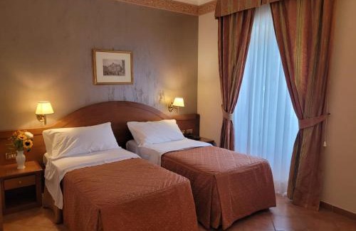 Grottaferrata Hotel | Hotel Squarciarelli