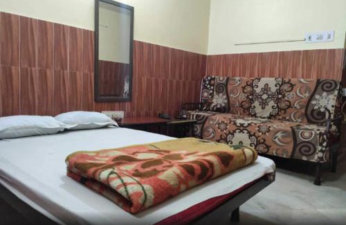 Deoghar House | HOTEL SREE SAVITRI Near Shree Baba Baidyanath Jyotirlinga Temple - Free Wifi And Parking Facilities - Spacious and Fully Air Conditioned Rooms - Best Hotel In Deoghar