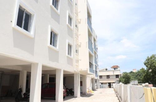 Manapakkam House | Hotel Starlight Chennai near DLF,L&T,Miot,Tradecenter,Ramachandra medical coll