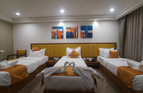 Rajpipla Hotel | Hotel Stature Inn