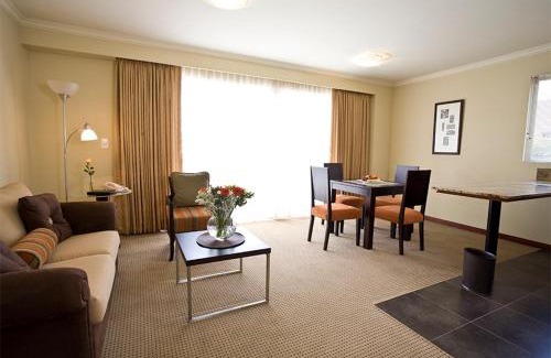 Guapulo Hotel | Hotel Stubel Suites & Cafe