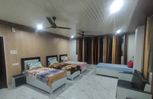 Chamoli Hotel | Hotel Sudarshan Palace