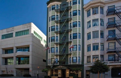 Fillmore District Condo | Hotel Suite at Wyndham Inn at the Opera Resort
