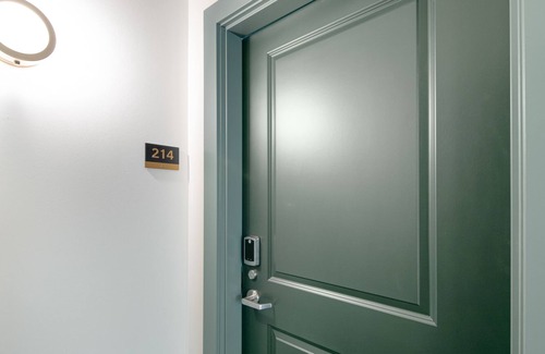 Poulsbo Apartment | Hotel suite in historic downtown with kitchenette, desk, parking, & free WiFi