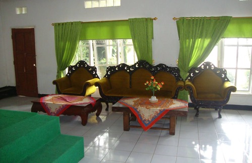 Tarogong House | Hotel Suminar