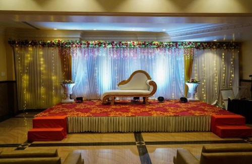 Dahisar East Hotel | Hotel Sun Shine Inn