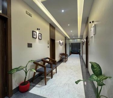 Jamkhed Hotel | Hotel Sundarai Lodging