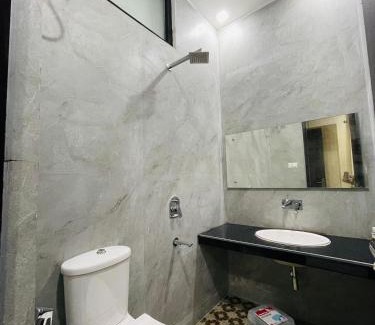 Dera Bassi Hotel | HOTEL SUNRISE inn