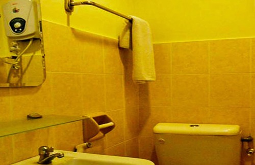 Kampung Bahasa Kapor Hotel | Hotel Suria
