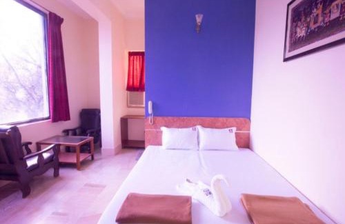 Parthasarathy Puram Hotel | Hotel Suriya International