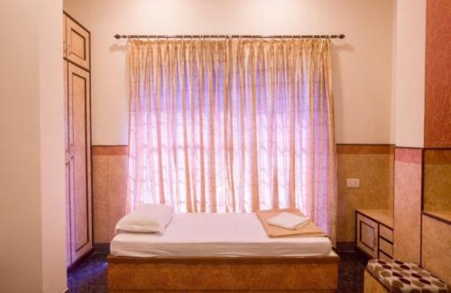 Parthasarathy Puram Hotel | Hotel Suriya International