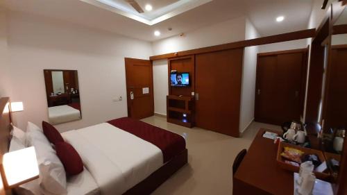 Thalassery Hotel | HOTEL SURYA